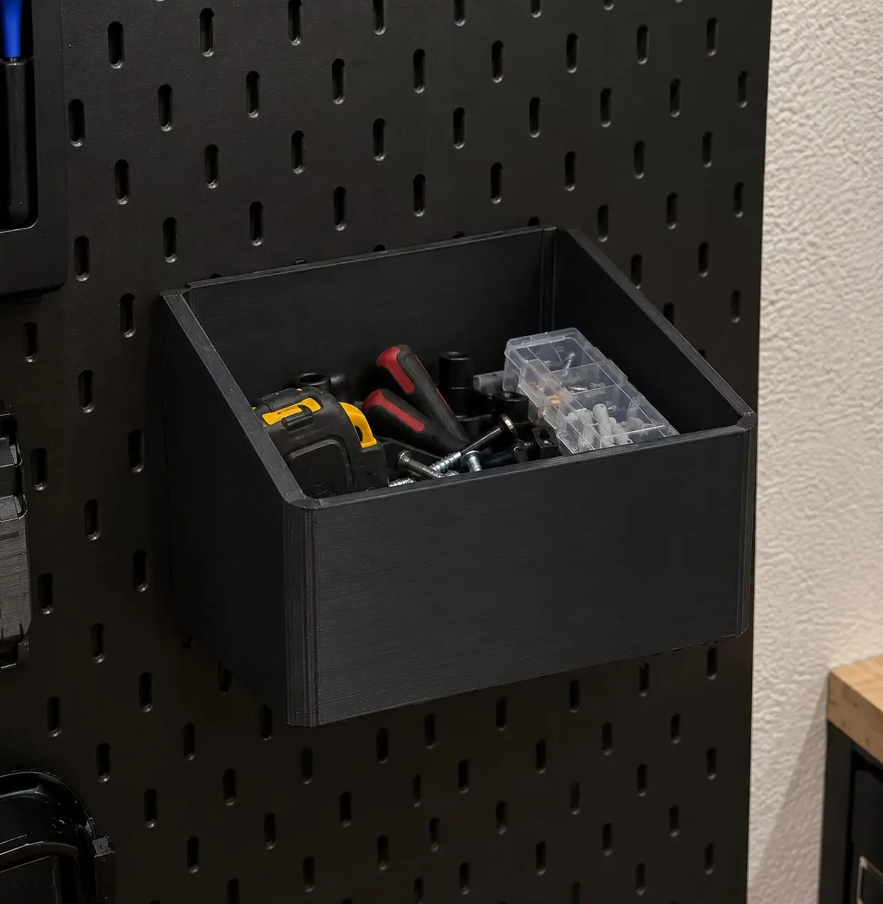 Pegboard box — modelo 3D