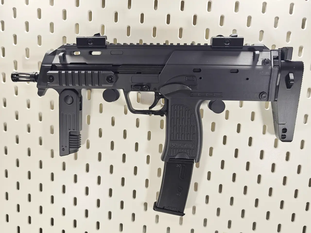 Heckler & Koch HK MP7 PDW Toy Submachine Gun Grip — modelo 3D
