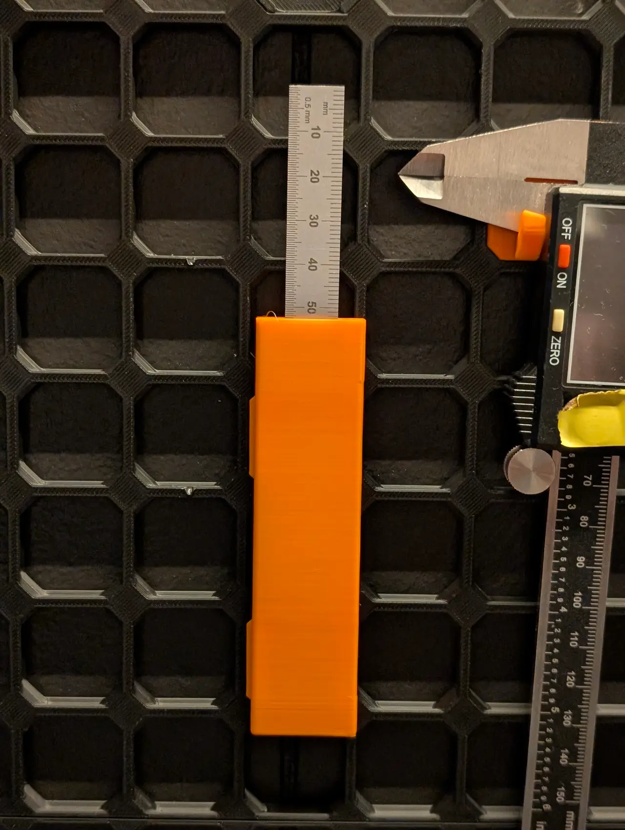 Opengrid scale/ruler holder — modelo 3D