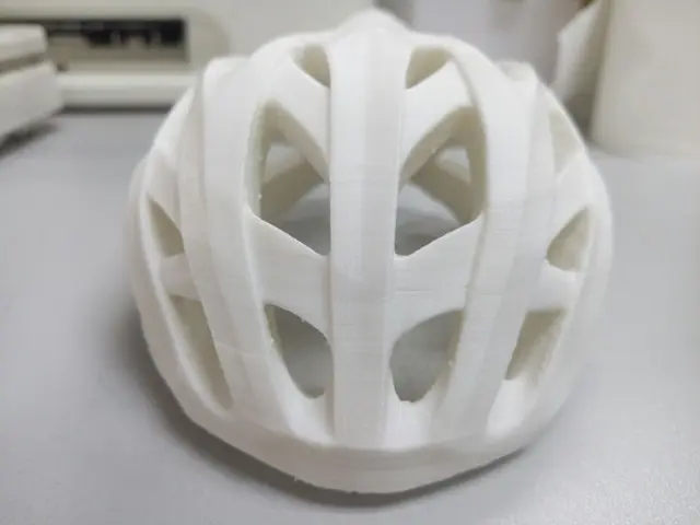 Bike helmet — modelo 3D