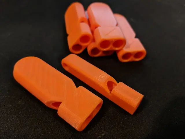 Emergency & Sports Whistles — modelo 3D