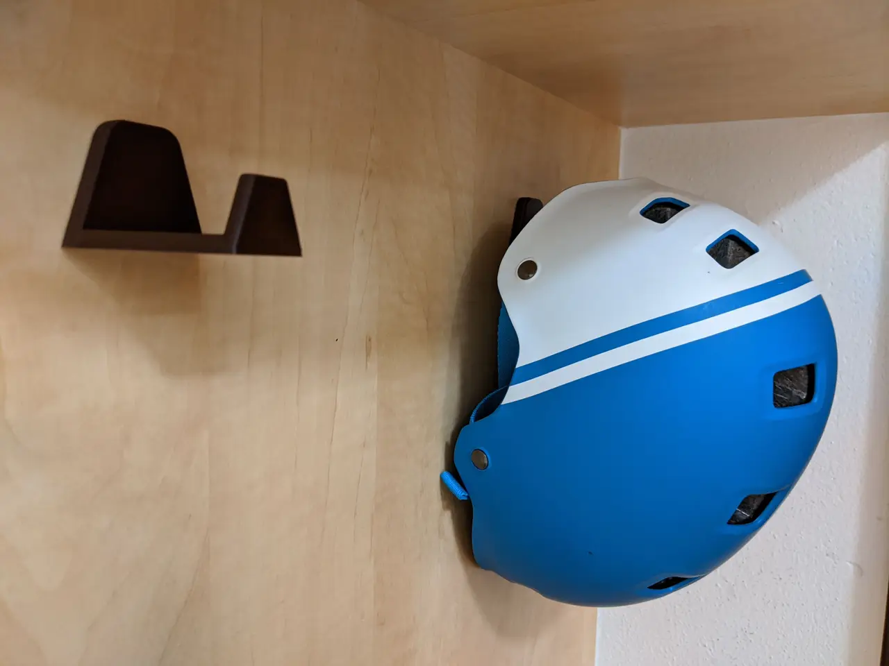 Bike helmet hook — modelo 3D