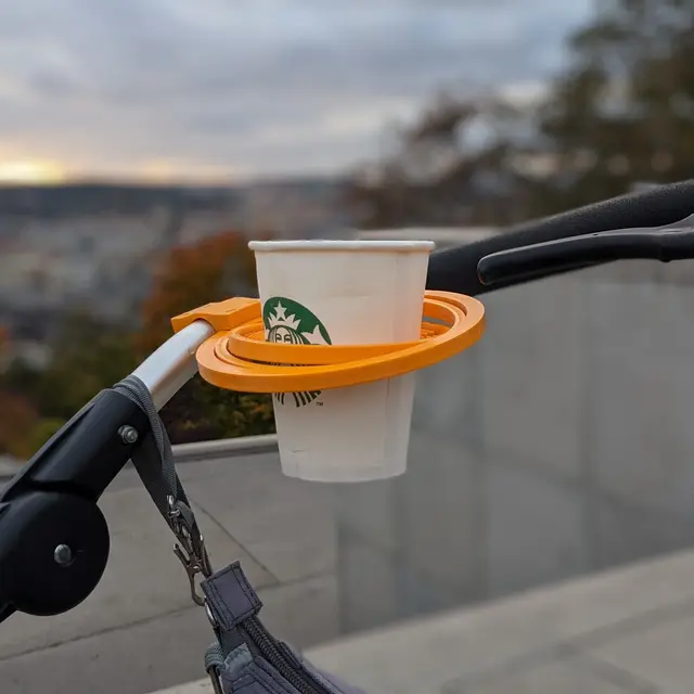 Self-leveling cup holder for TFK stroller — modelo 3D