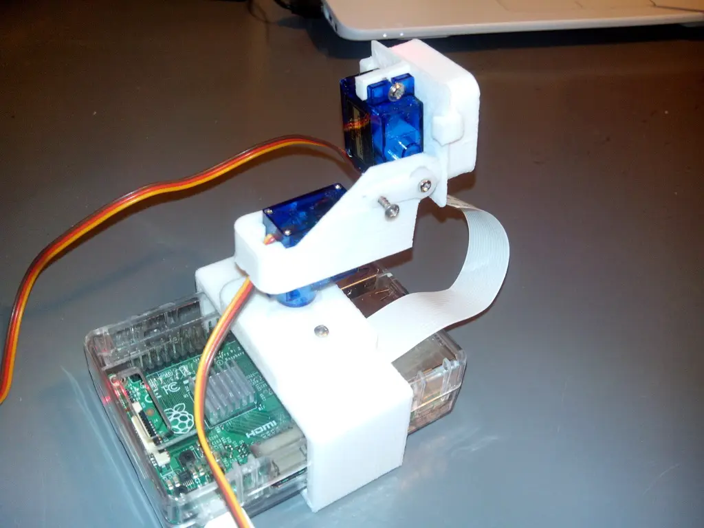 Raspberry Pi Camera Tilt Mount — modelo 3D