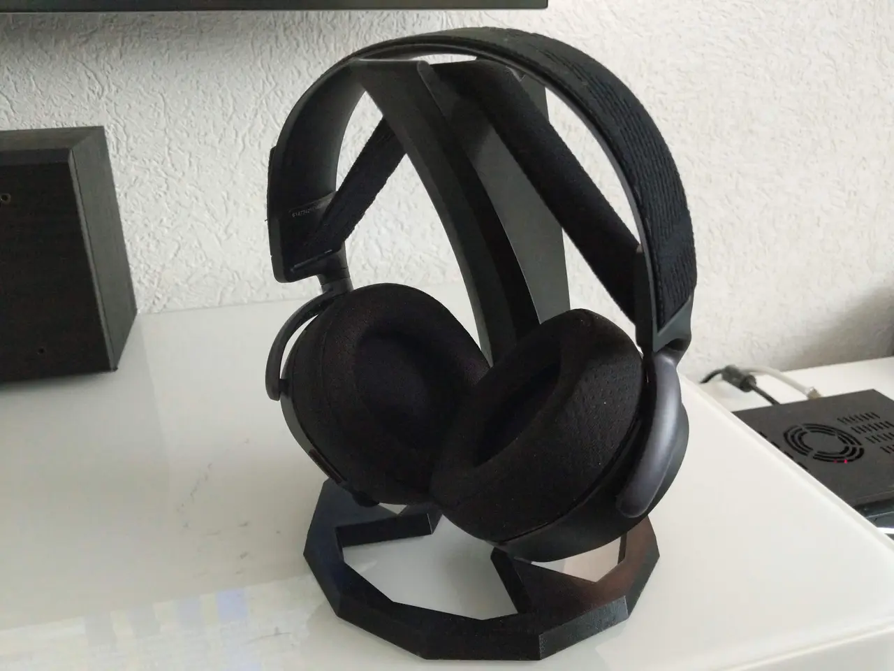 Headset Stand Tech — modelo 3D