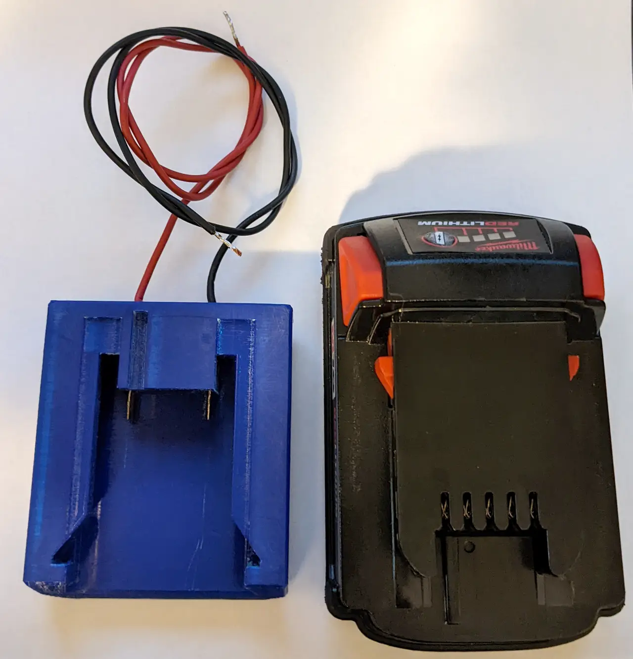 MILWAUKEE M18 BATTERY ADAPTER — modelo 3D