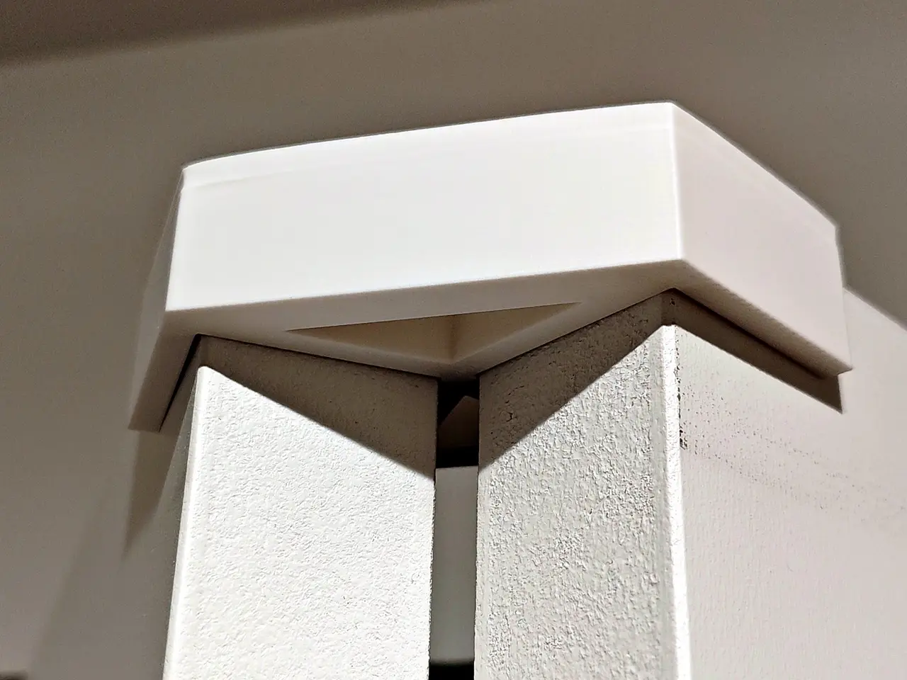 Bifold Door Holder, 65°, for 35 mm Panels — modelo 3D
