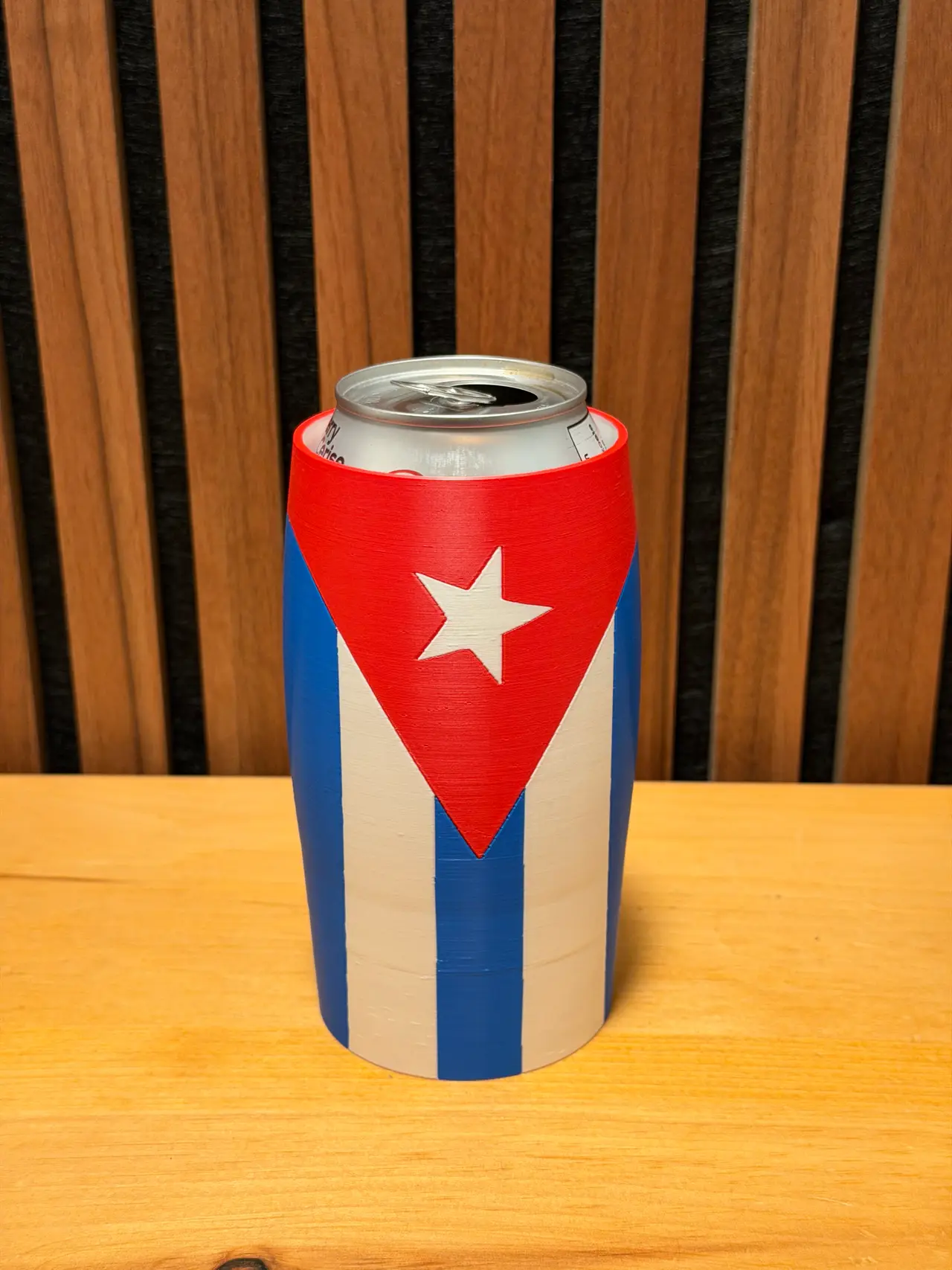 Cuban Flag Can Holder — modelo 3D