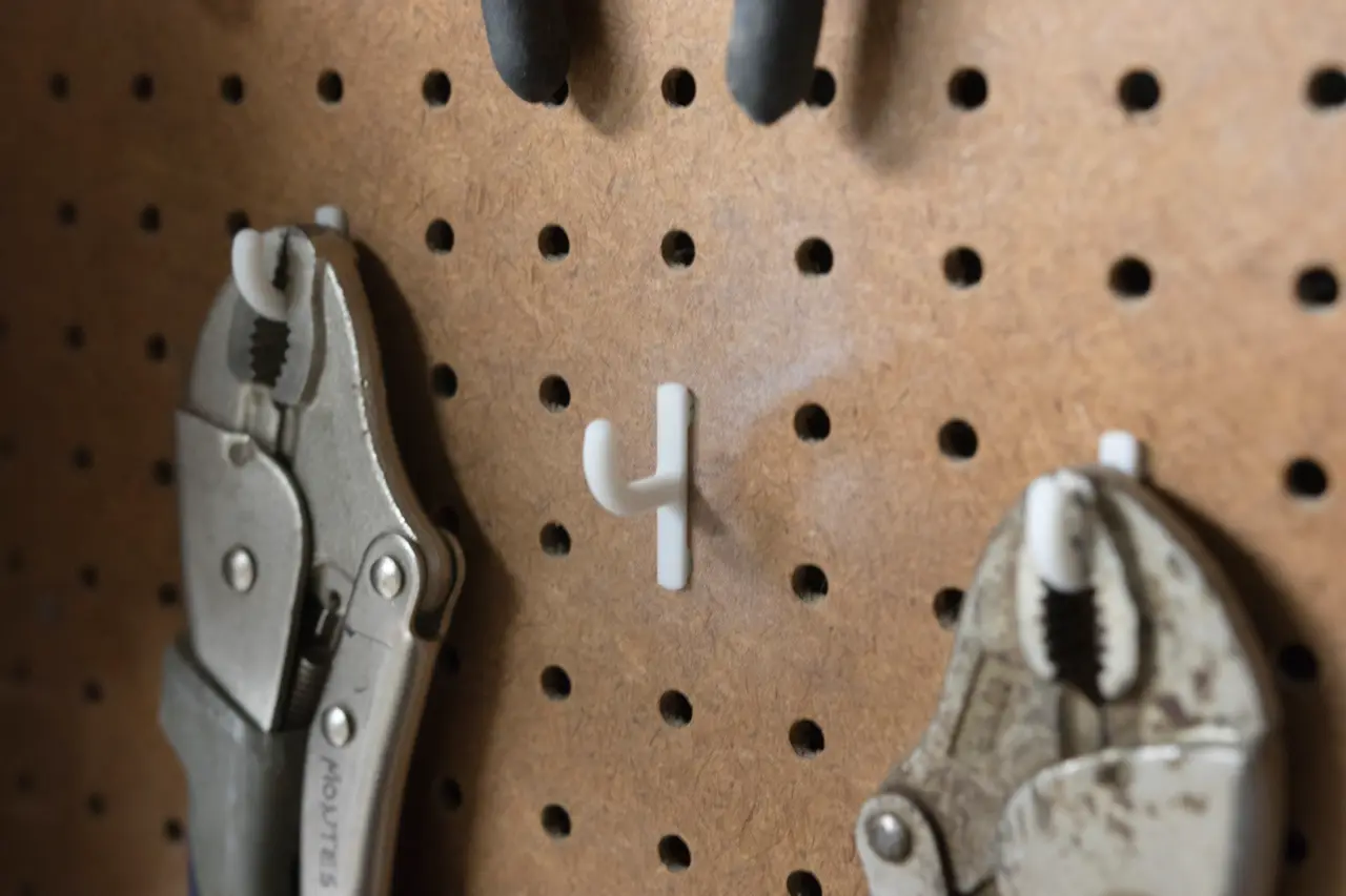 Peg Anything // Tough Little Hook — modelo 3D