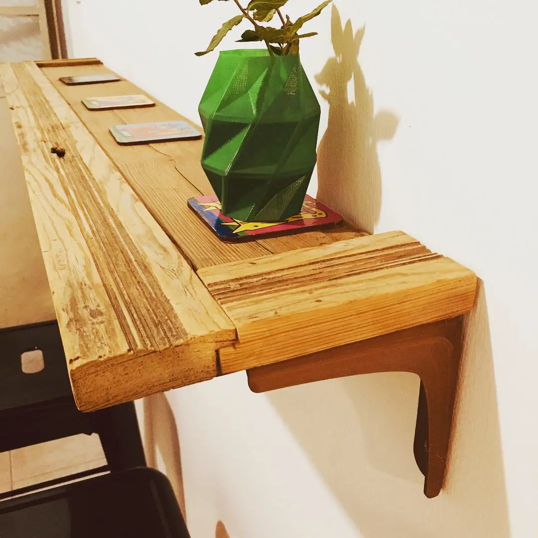 Shelf bracket (Simple, Beautiful and Resistant) — modelo 3D