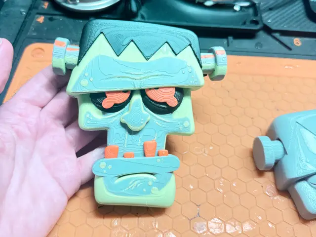 Grumpy Franky – Frankenstein 3D printed wall art — modelo 3D