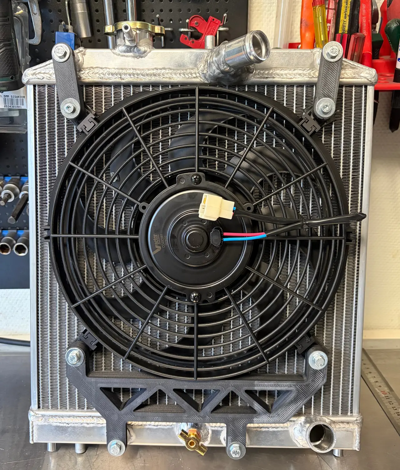 Honda Civic EK EG D15 D16 12 inch radiator fan mount — modelo 3D