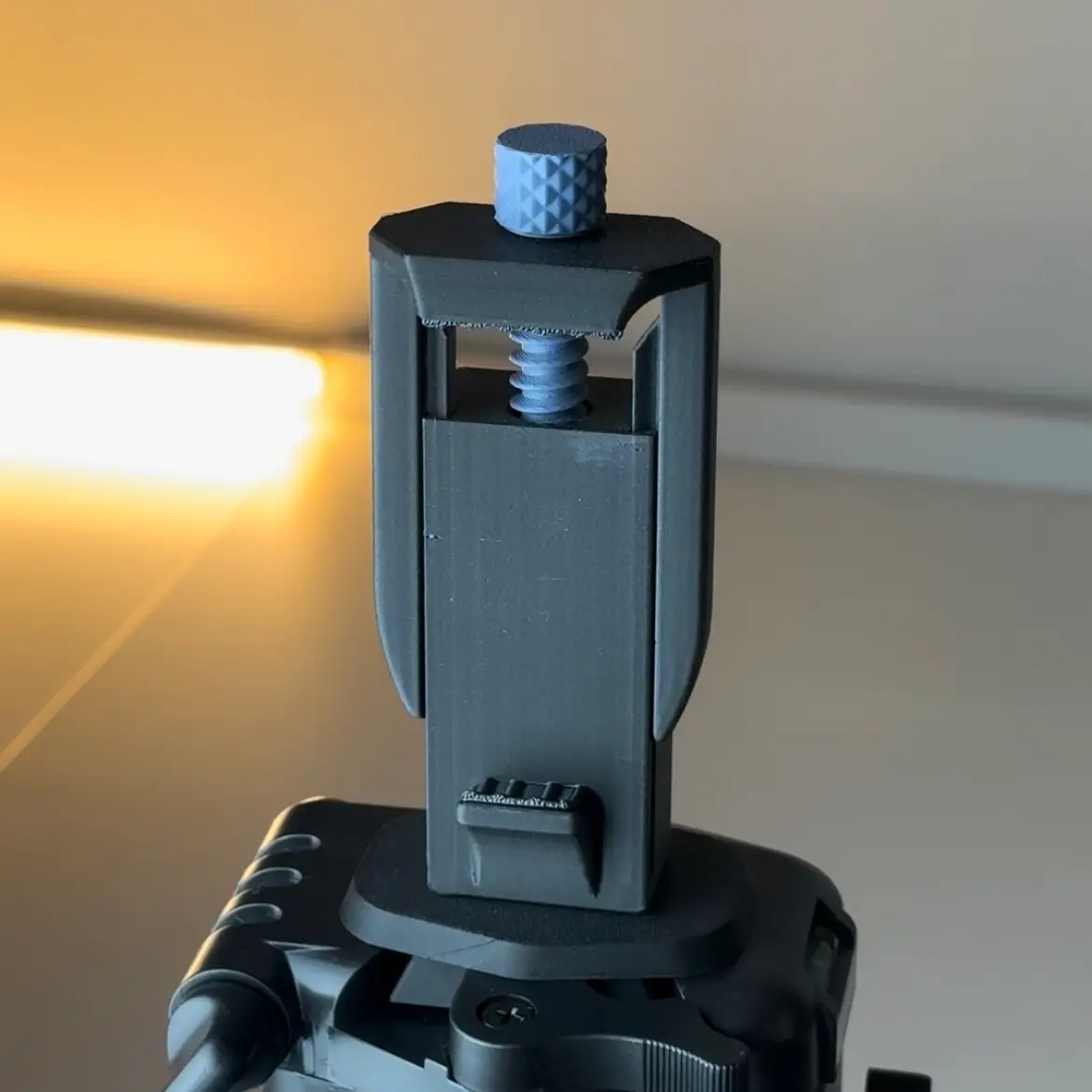 Tripod Phone Holder (Vertical and Horizontal) — modelo 3D