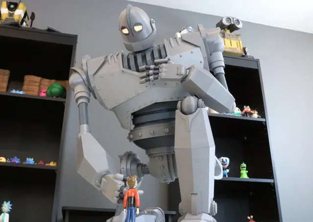 Massive Iron Giant and Hogarth — modelo 3D