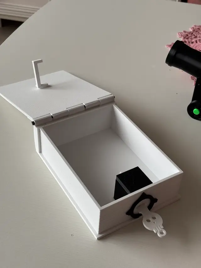 Grimoire Locking Spellbook - Secret Box with Working Lock — modelo 3D