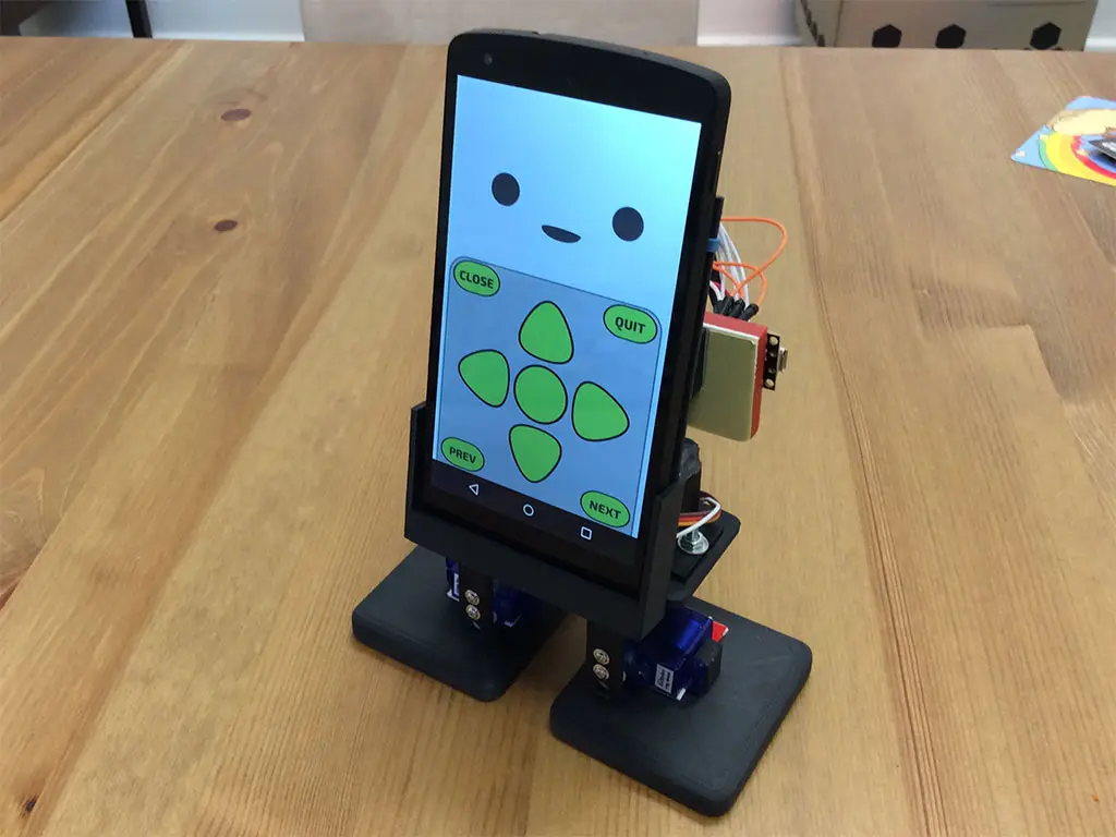 MobBob - Smart Phone Controlled Desktop Robot — modelo 3D