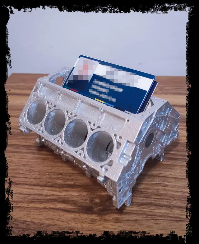 V8 Engine Block Name Card and Pen Holder — modelo 3D