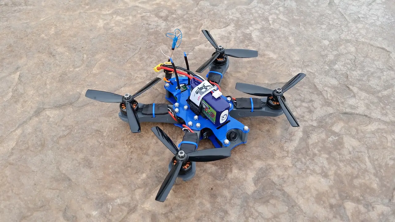 Q3D 220 FPV Racing Frame — modelo 3D