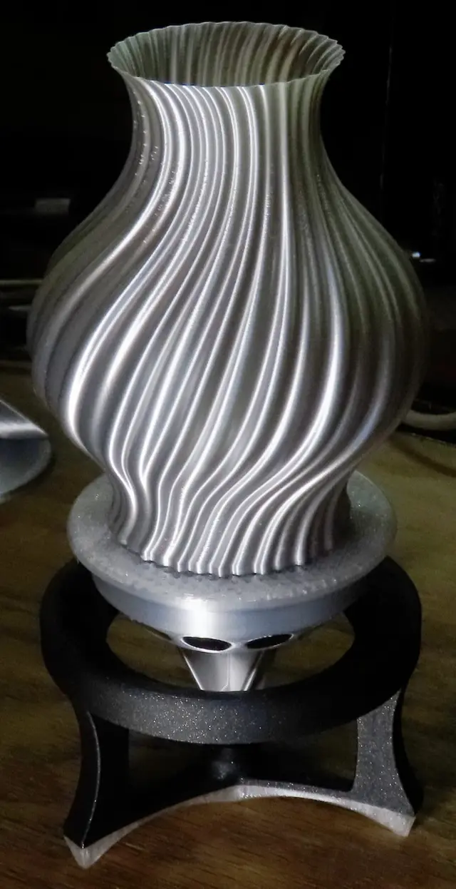 Magnetic floating display stand. Balances on the tip of a needle. — modelo 3D