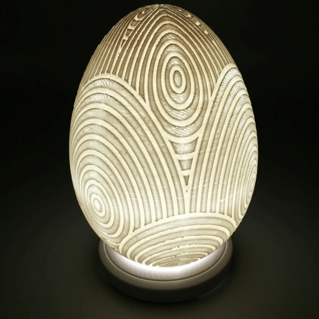 Retro Chainmail Easter Egg Lamp — modelo 3D