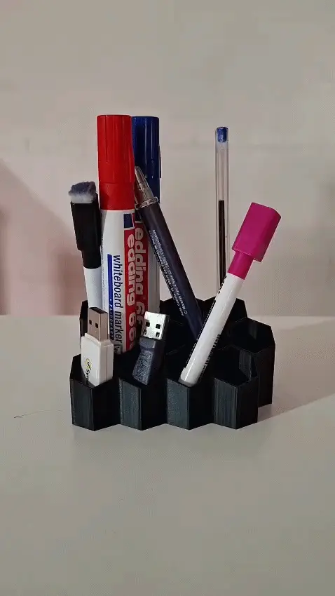 Organizador de Escritorio en Panal Inclinado — modelo 3D