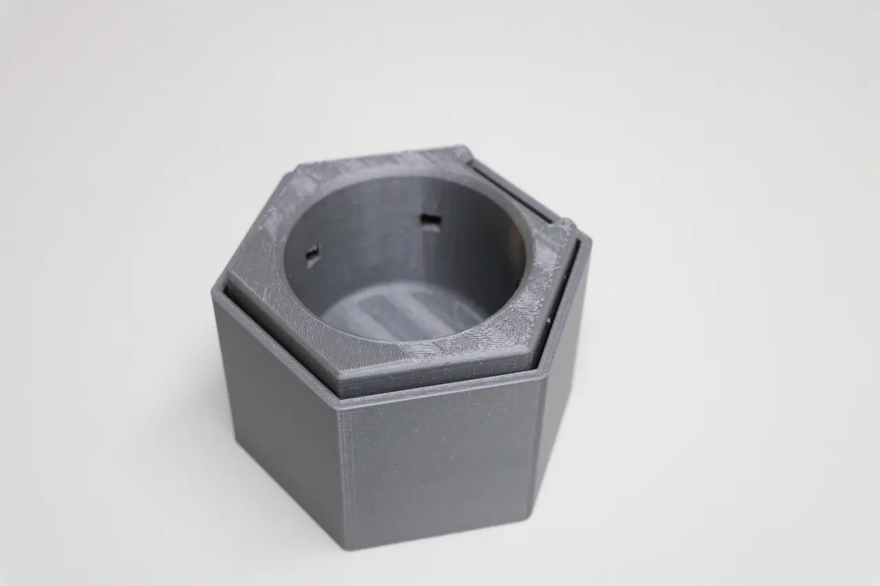 Self Watering Studio Plant Pot -- Project Aqua — modelo 3D