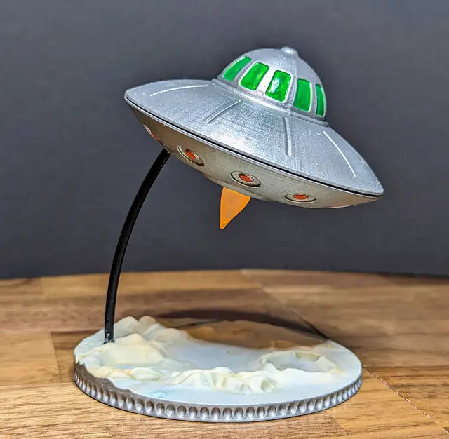 INVASION! The electric tea light UFO — modelo 3D
