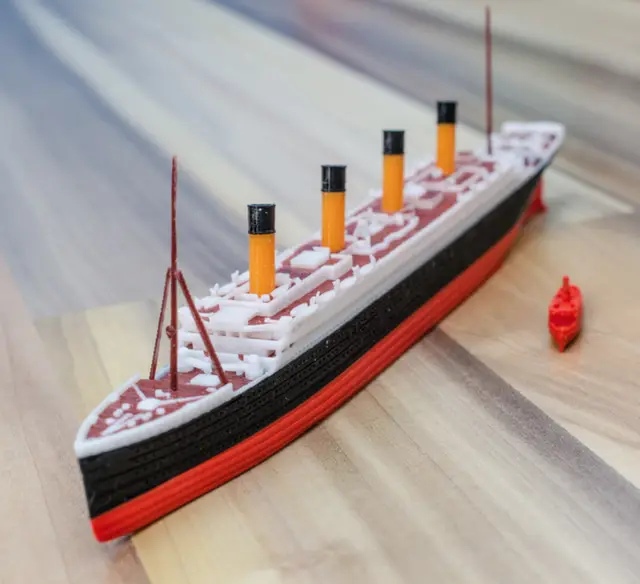RMS TITANIC - scale 1/1000 — modelo 3D
