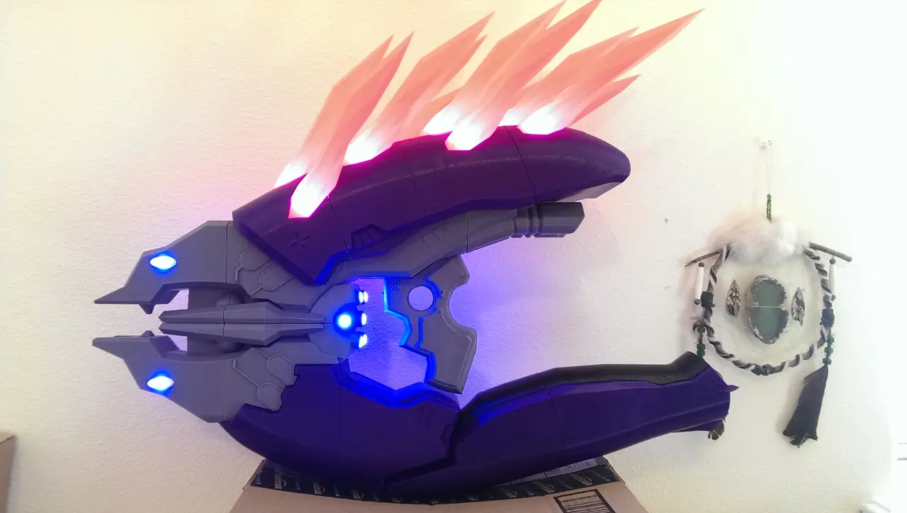 Halo 4 Needler prop weapon with .SLT files — modelo 3D