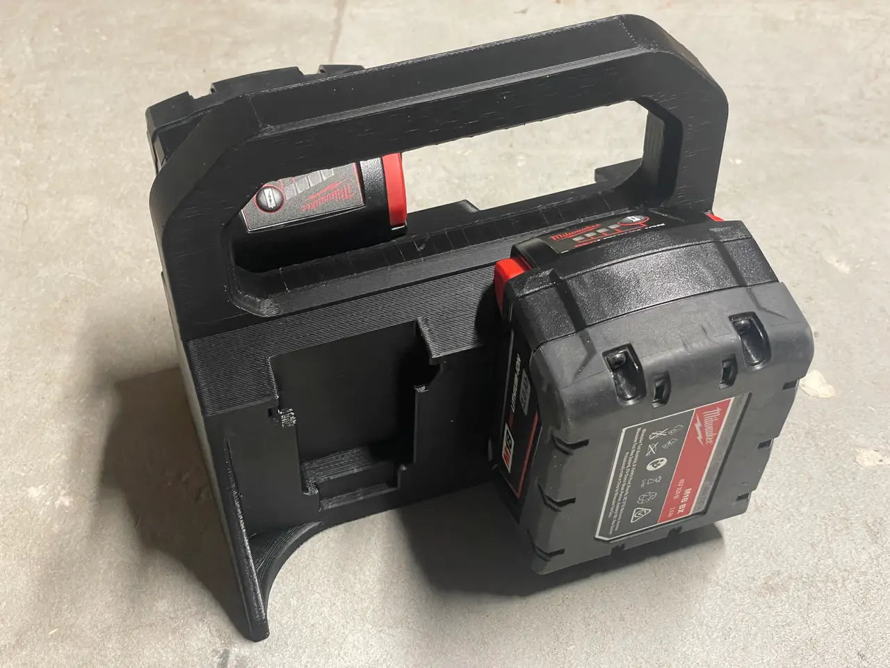 Milwaukee Battery Carrier — modelo 3D