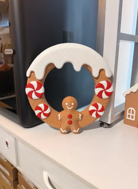 Gingerbread Peppermint Christmas Wreath - No AMS — modelo 3D