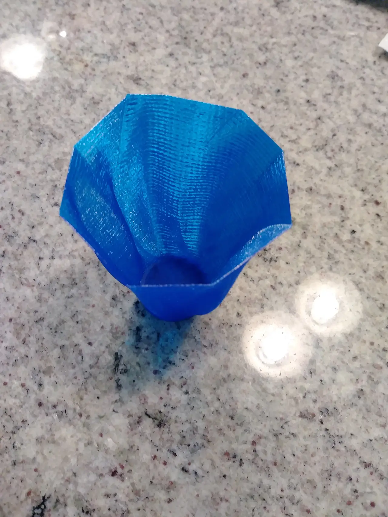 twisting vase — modelo 3D