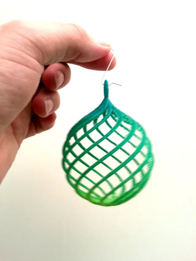 Bauble (Christmas tree ball) / boule pour sapin de Noel — modelo 3D