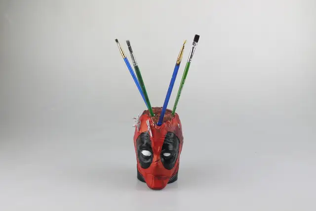 Deadpool head pencil holder — modelo 3D