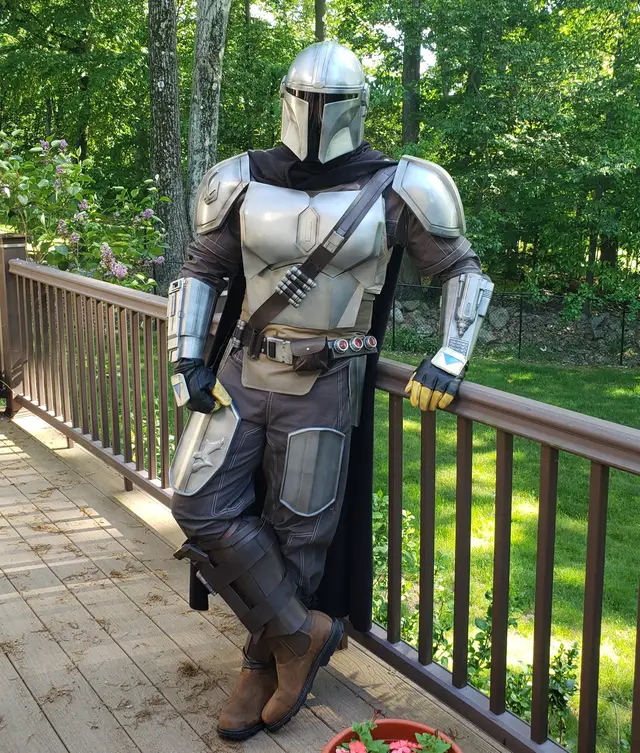 The Mandalorian - Jet Pack, Armor Parts and Shoulder Insignia — modelo 3D