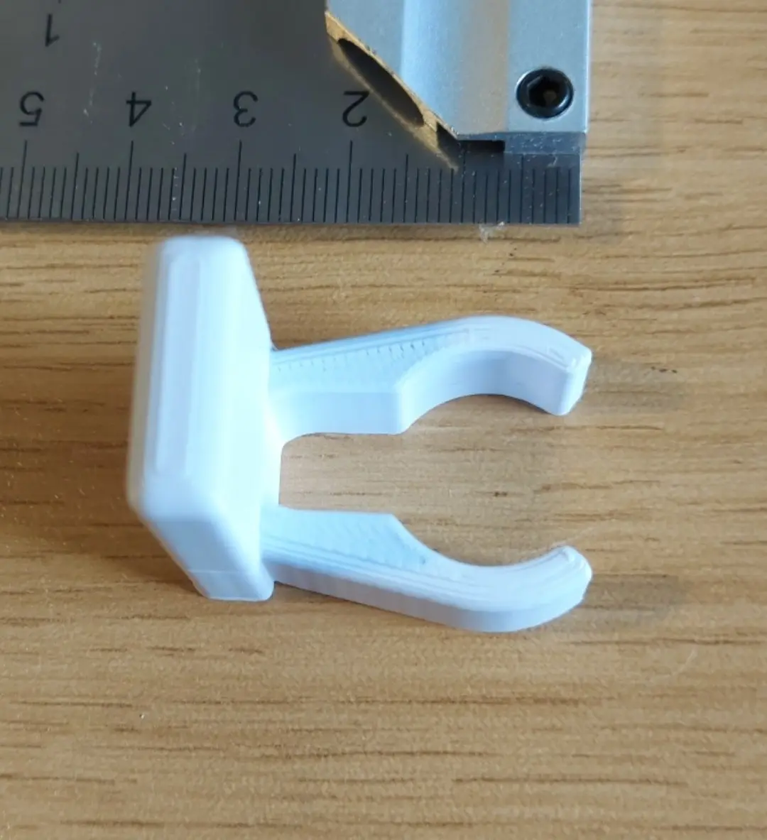 holder for winding the microphone cable round a 20mm-diameter pole — modelo 3D
