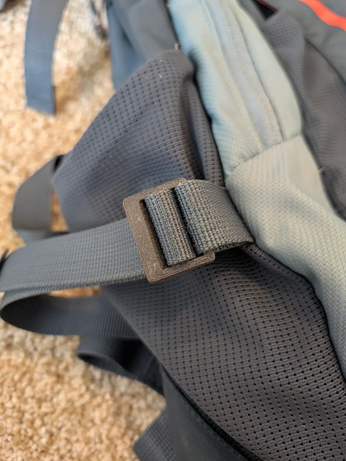 Backpack strap/webbing clip anchor — modelo 3D
