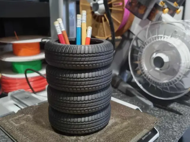 Tire pen organizer (Zeciortech TireStyle collection) — modelo 3D