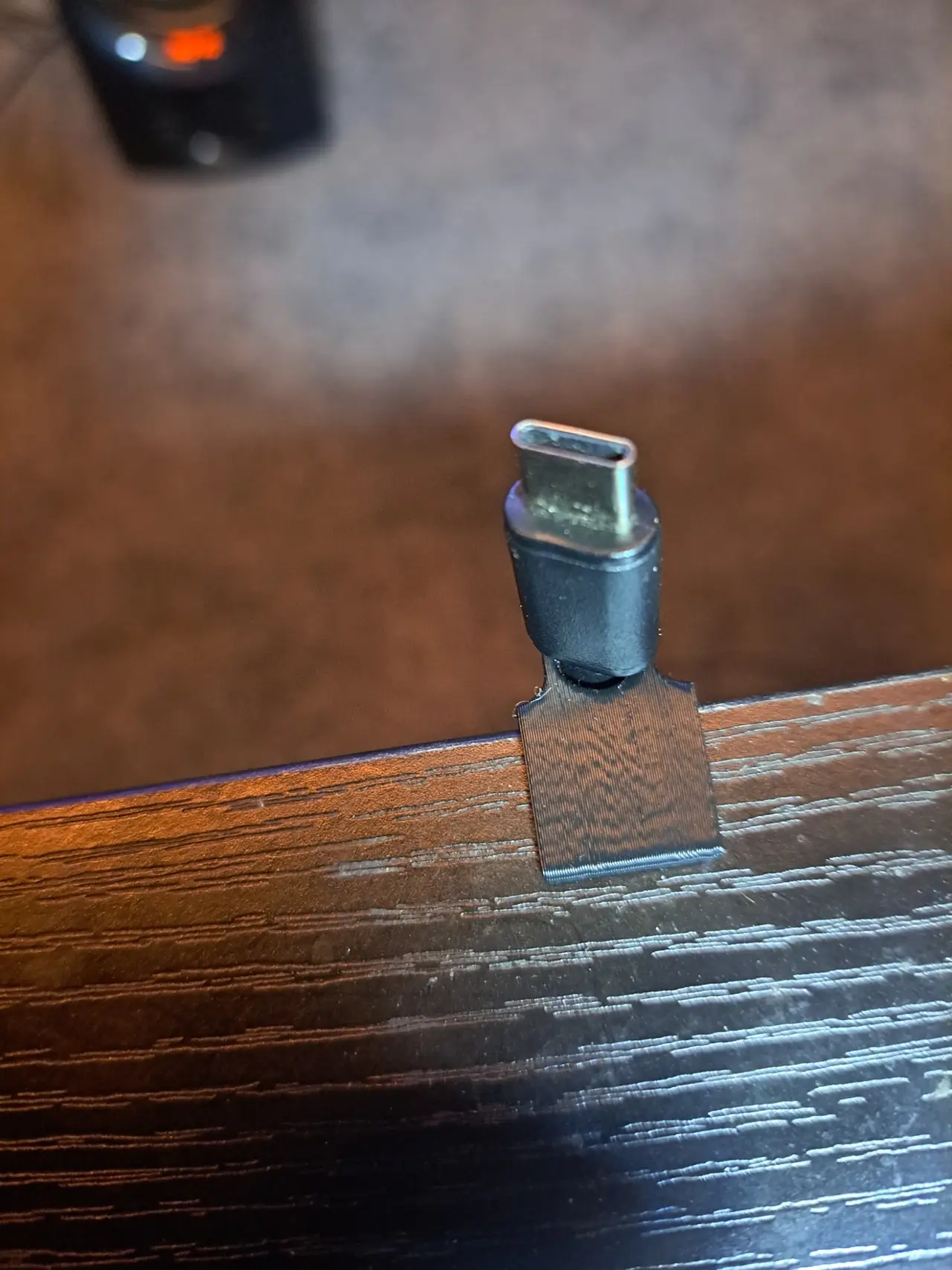 Simple cable holder. — modelo 3D