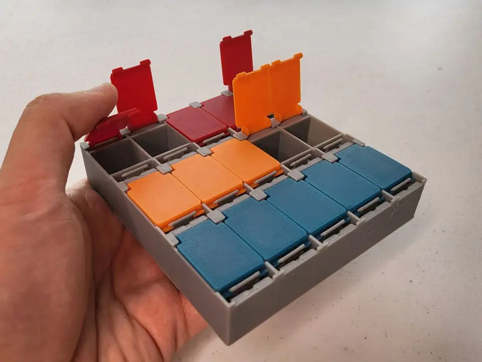 Small Components Spring-Tab-Release Organizer Concept — modelo 3D