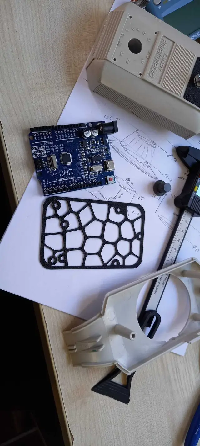TANDY headphones Arduino UNO mount board — modelo 3D