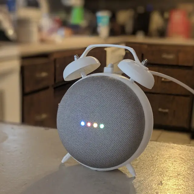 Retro Alarm Clock Stand for the Google Home Mini — modelo 3D