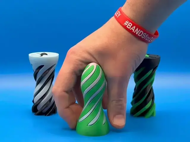 Pawn Spiral Passthrough Fidget Toy - Easy to Print, No Supports Required — modelo 3D