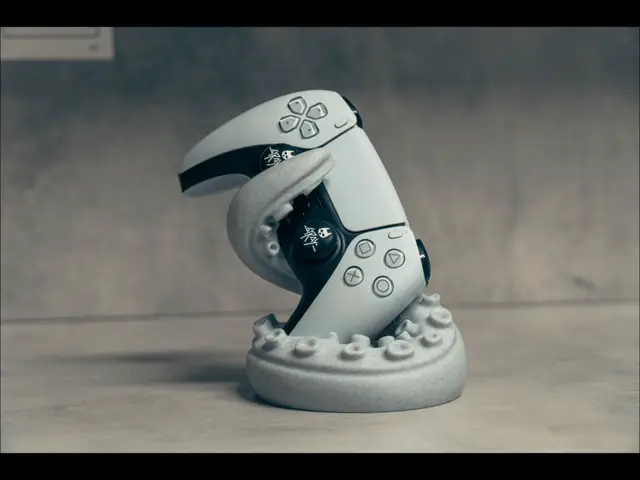Vertical PS5 Tentacle Holder (xbox, switch pro and 8bit do) — modelo 3D