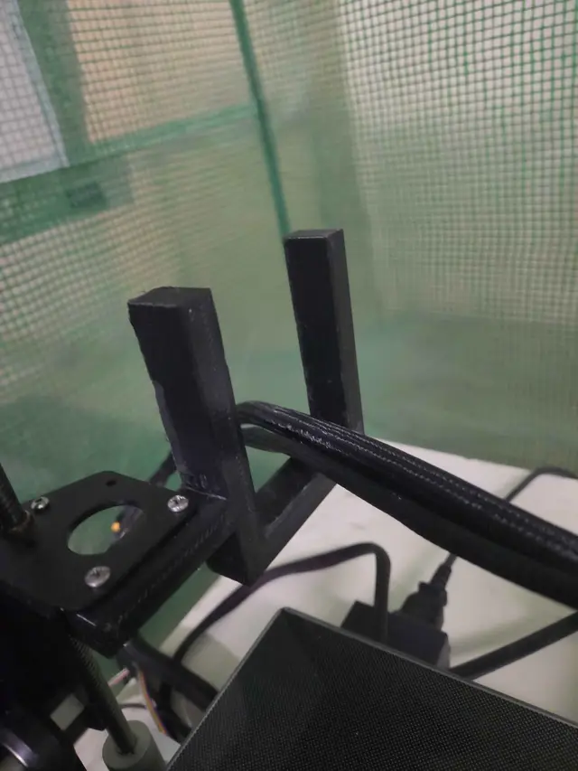 Direct Drive Extruder Cable Holder v2 — modelo 3D