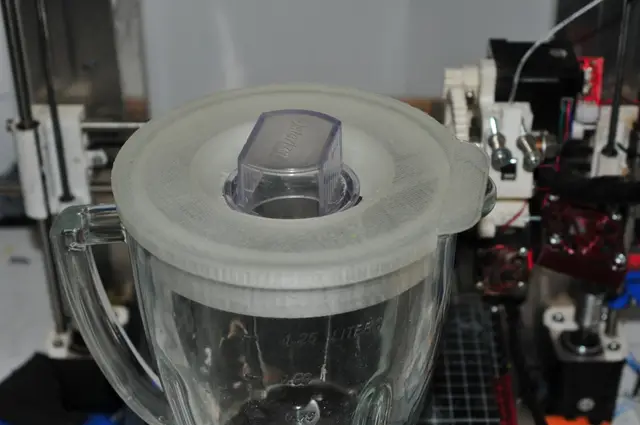 Oster blender lid — modelo 3D