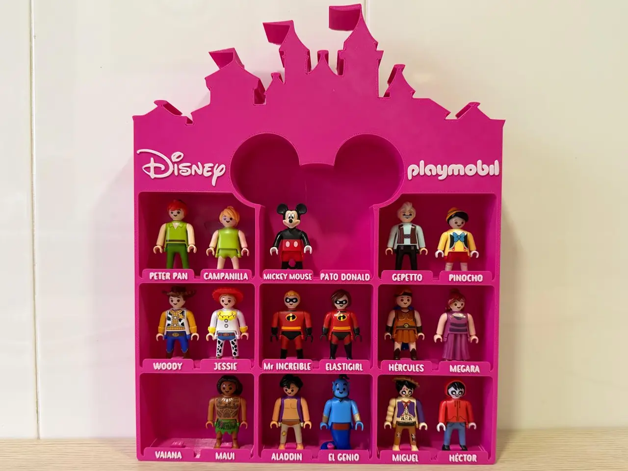 Expositor para figuras Playmobil Disney de Kinder — modelo 3D
