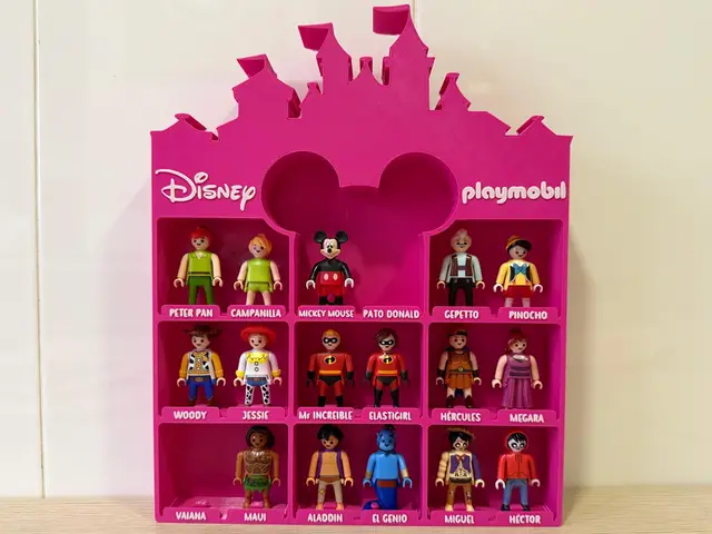 Expositor para figuras Playmobil Disney de Kinder — modelo 3D