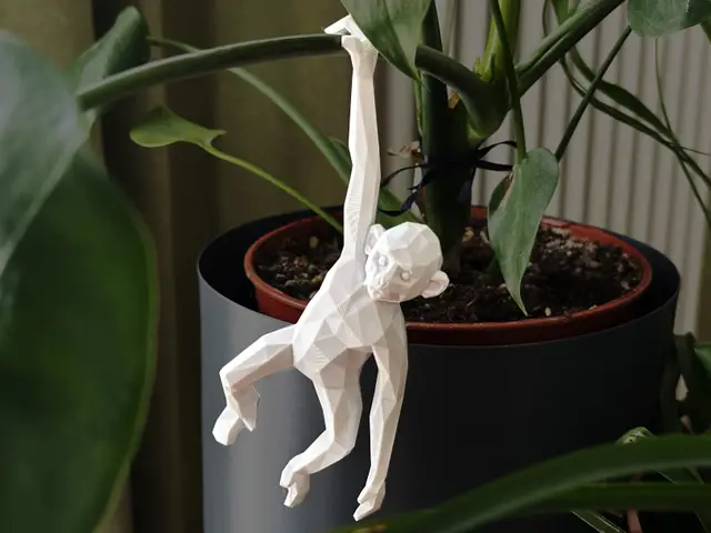 Cute Low Poly Hanging Monkey — modelo 3D
