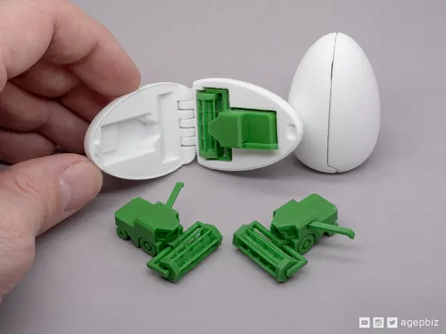 Surprise Egg #11 - Tiny Harvester — modelo 3D